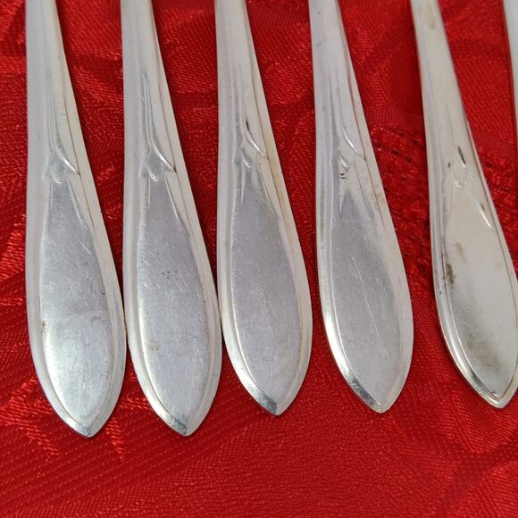 11X WM Rogers Silverplate Flat Butter Spreader Knife Cocktail Forks Pickwick - Picture 8 of 13